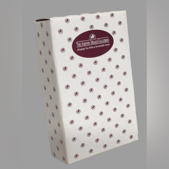 NIB Ashton-Drake Galleries “Busy as a Bee” Miniature 5” Doll, Collectible - Picture 8 of 9